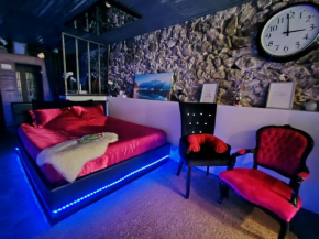 Sweet Loft Grenoble-Love Room avec jacuzzi & sauna Grenoble